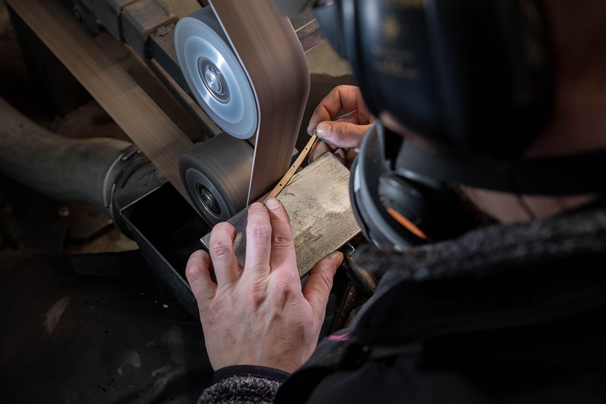 copyright-rolf-neeser_sknife-manufactory_finishing_Web.jpg