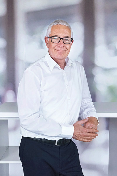 Martin-Kuhnert_400x600.jpg