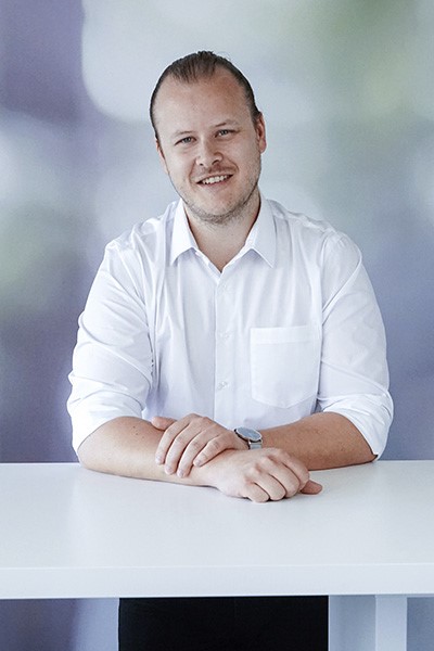 Simon-Graf_400x600.jpg
