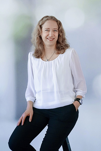 Christina_Klaeusler_400x600.jpg