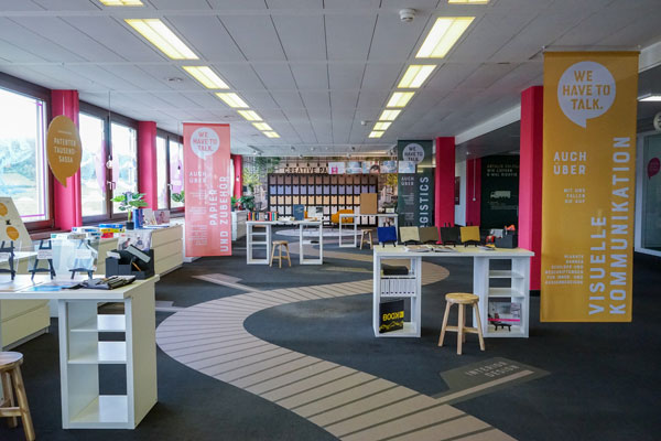 Showroom_01_400x600.jpg